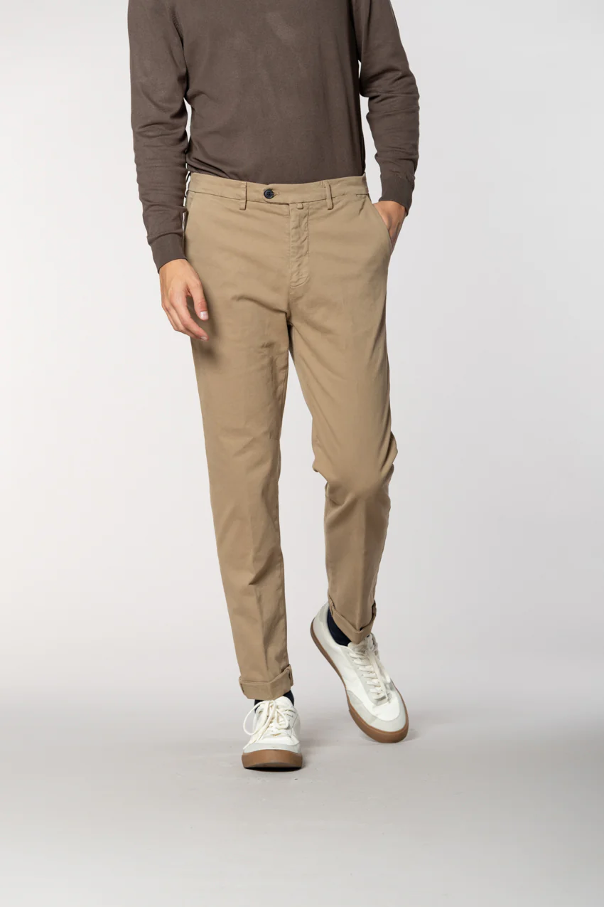 Boston pantalone chino uomo in cotone trama diagonale relaxed fit - Image 3