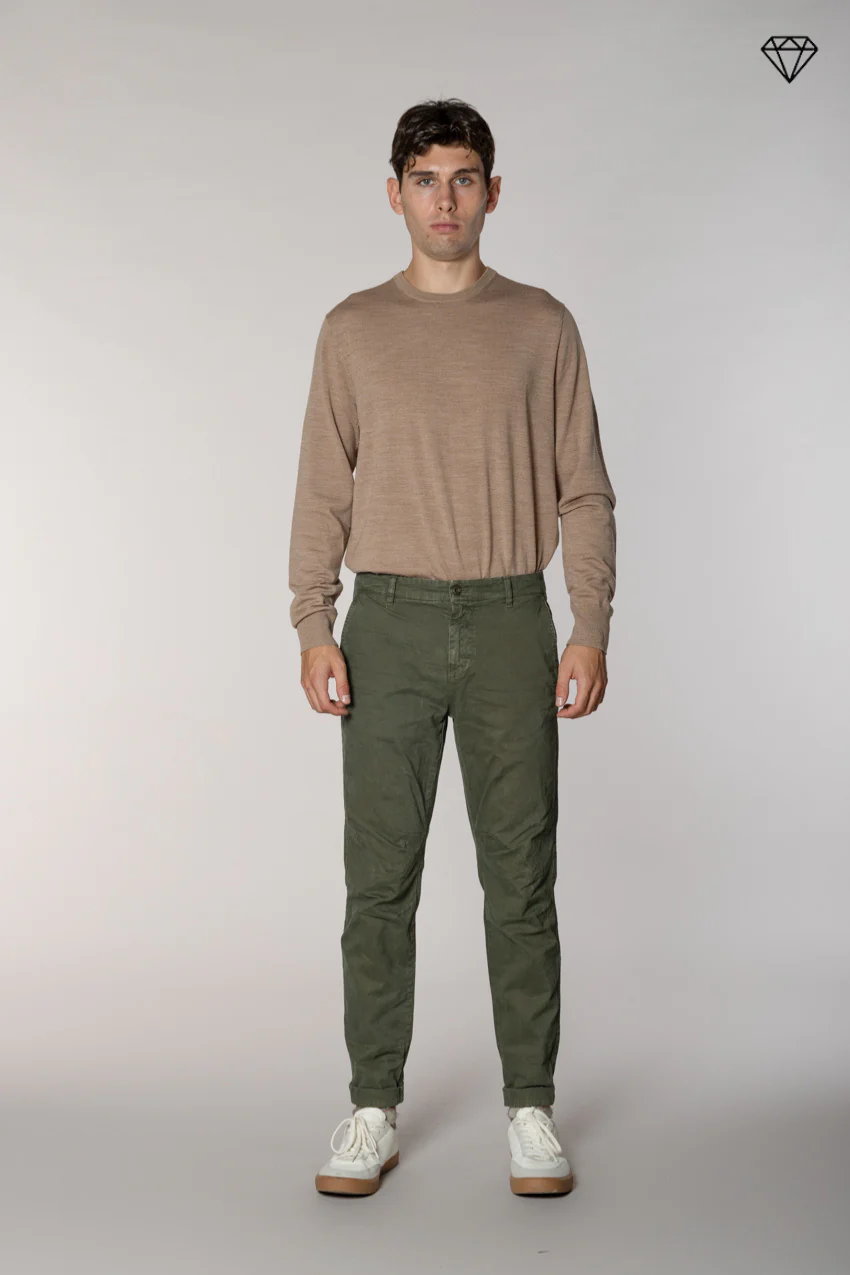 John Coolkhinos pantalone chino uomo in gabardina logo edition carrot fit ① - Image 6