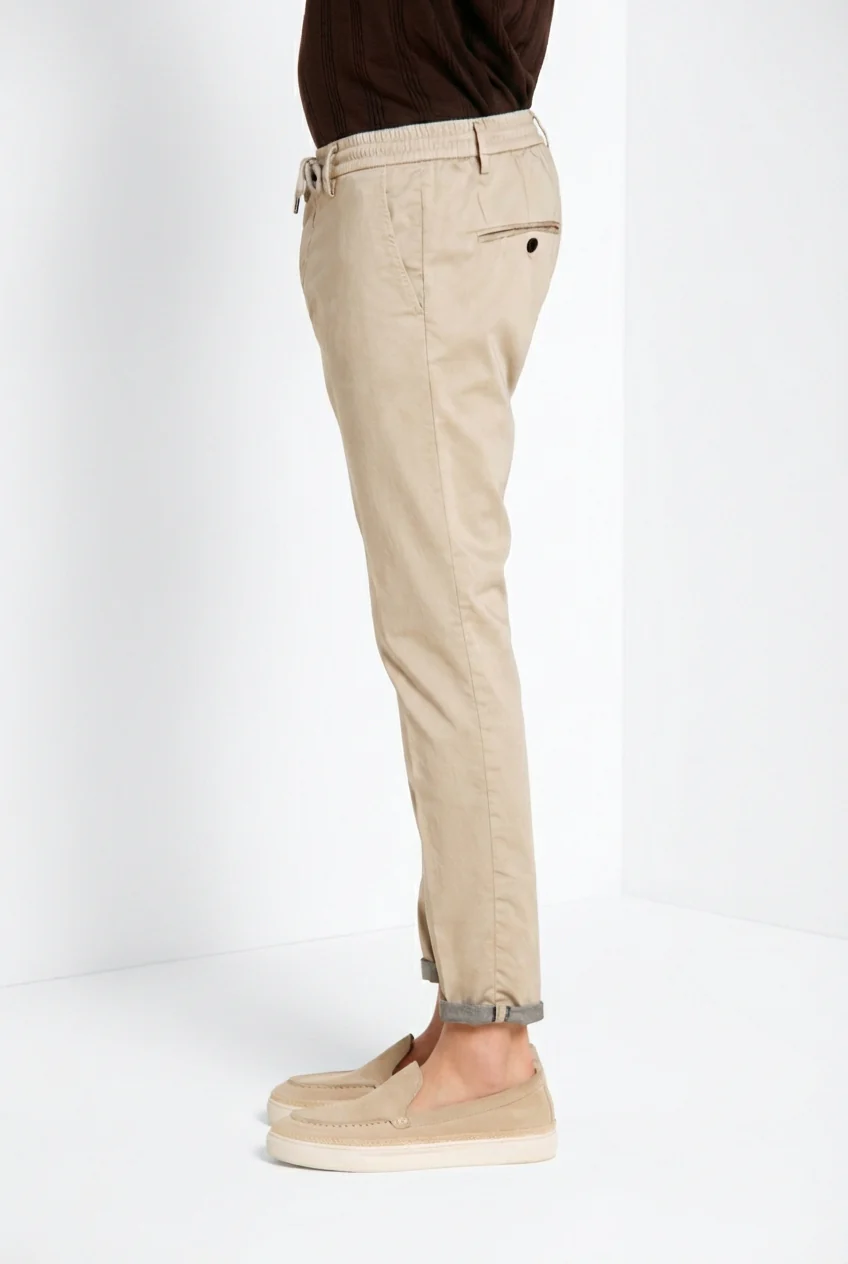 Milano Jogger Travel pantalone chino uomo in raso tecnico travel stretch extra slim fit - Image 3