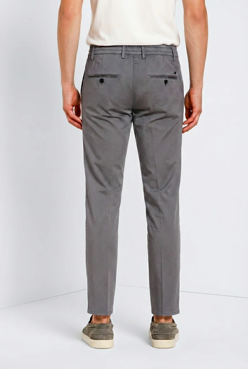 Milano Jogger Travel pantalone chino uomo in raso tecnico travel stretch extra slim fit - Image 4