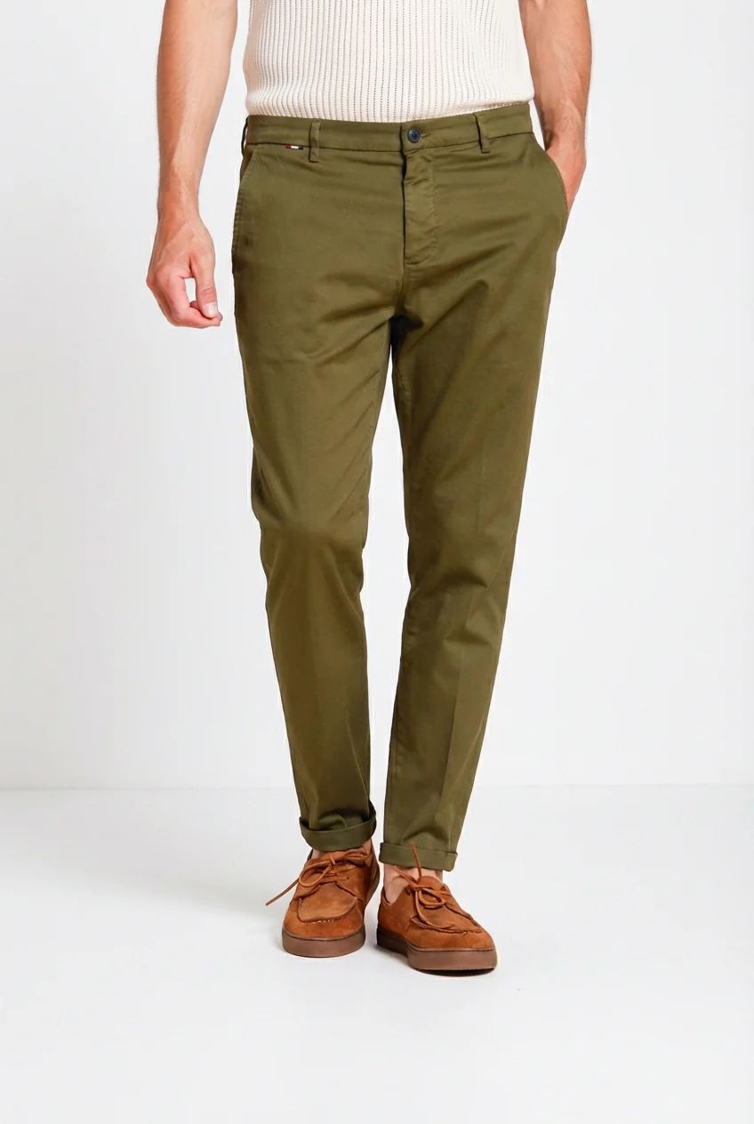 Osaka pantalone chino uomo in tricotina fine di cotone e lyocell carrot fit - Image 3