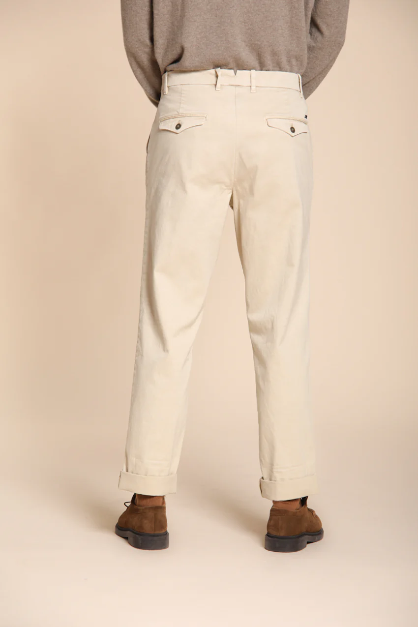 Pinces pantalone chino uomo in gabardina relaxed fit - Image 5