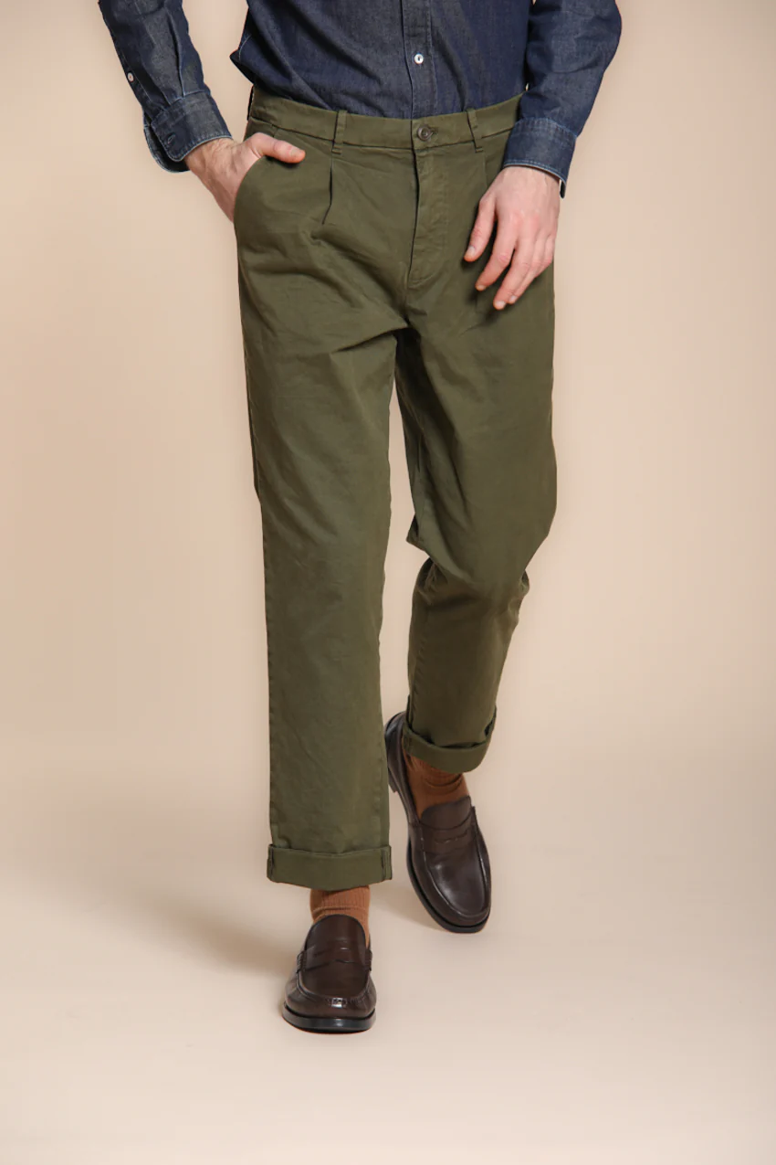 Pinces pantalone chino uomo in gabardina relaxed fit - Image 3