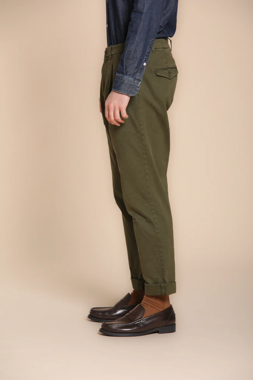Pinces pantalone chino uomo in gabardina relaxed fit - Image 4